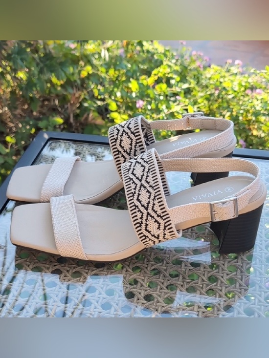 Vivaia Shoes - NWT Vivaia Square Toe Block Heel Sandals (Luna) Size EU 41